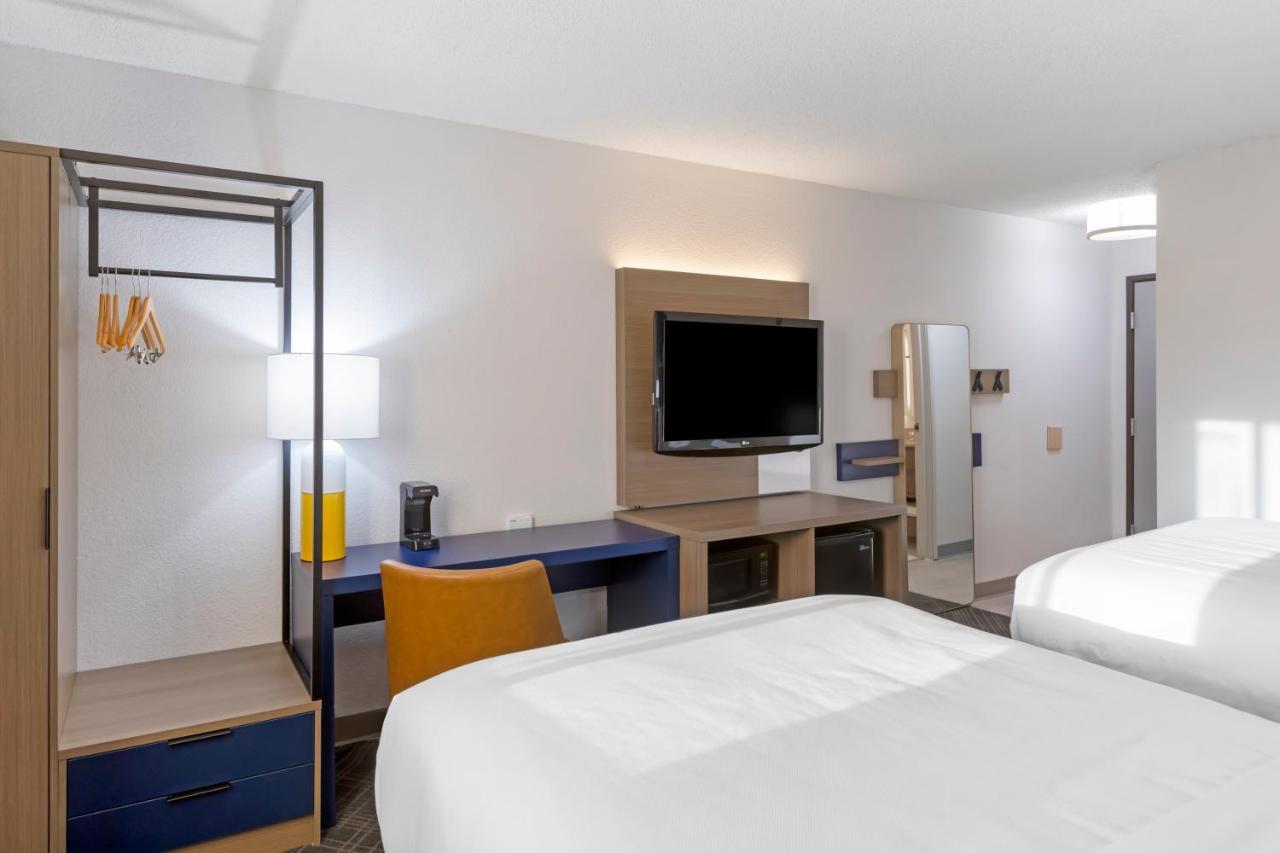 Comfort Inn Detroit - Troy Clawson Экстерьер фото