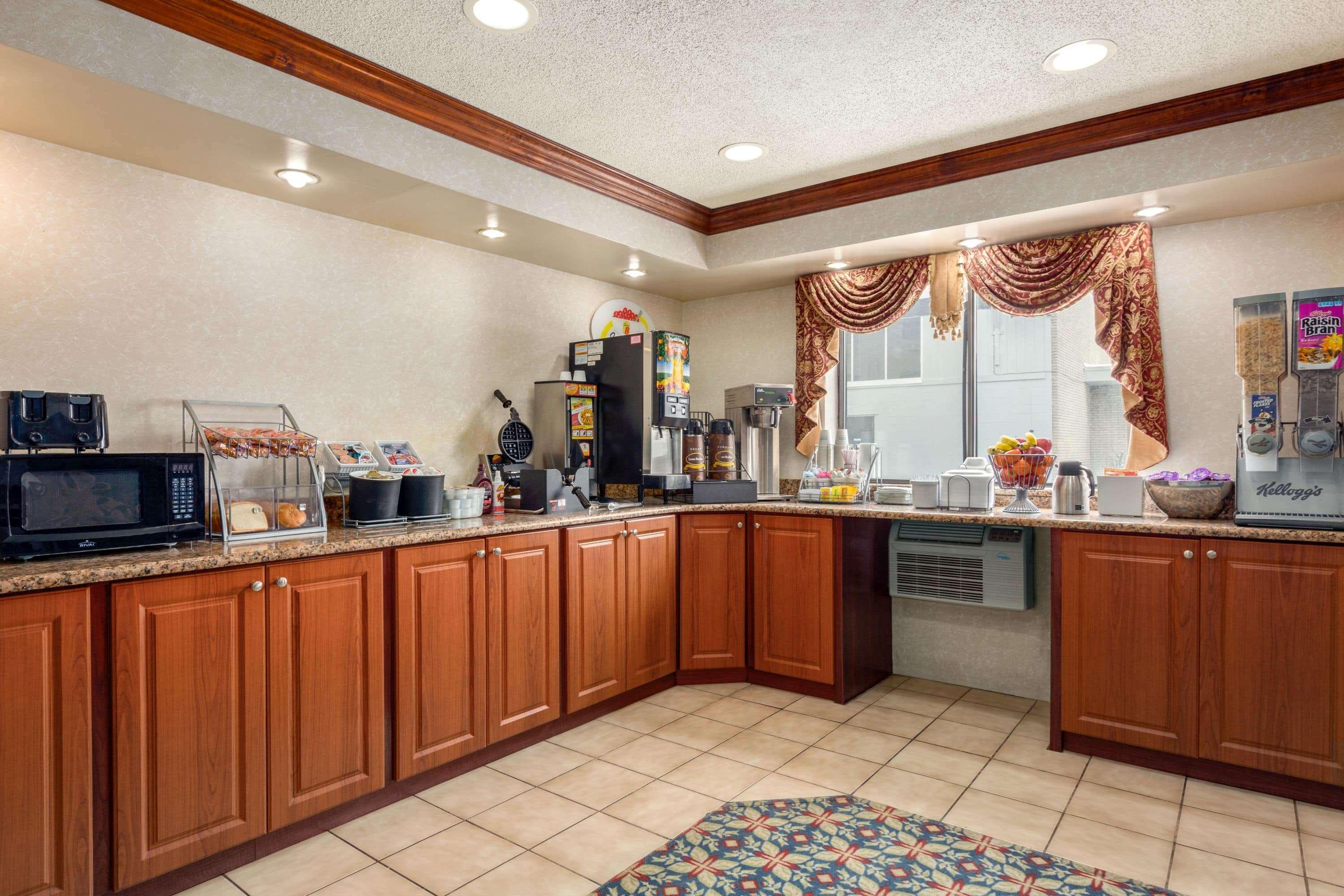 Comfort Inn Detroit - Troy Clawson Экстерьер фото