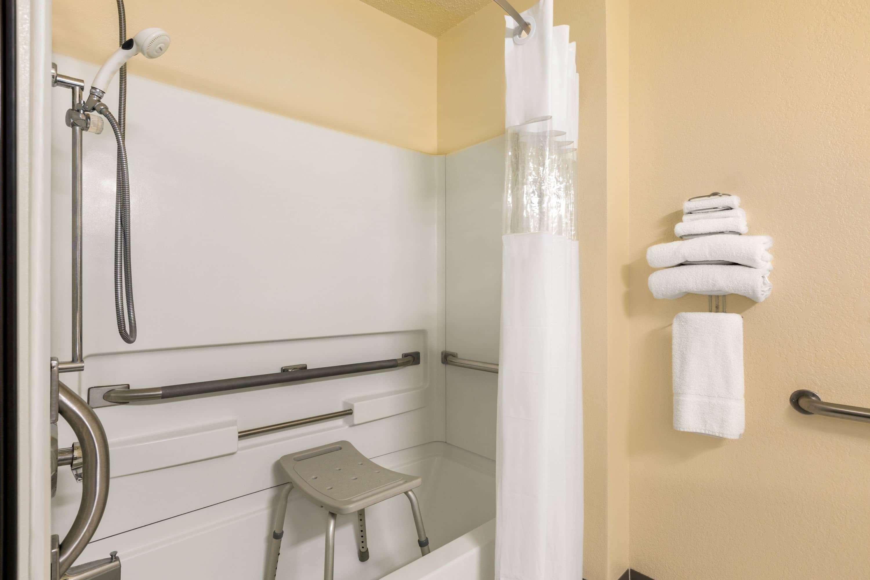 Comfort Inn Detroit - Troy Clawson Экстерьер фото