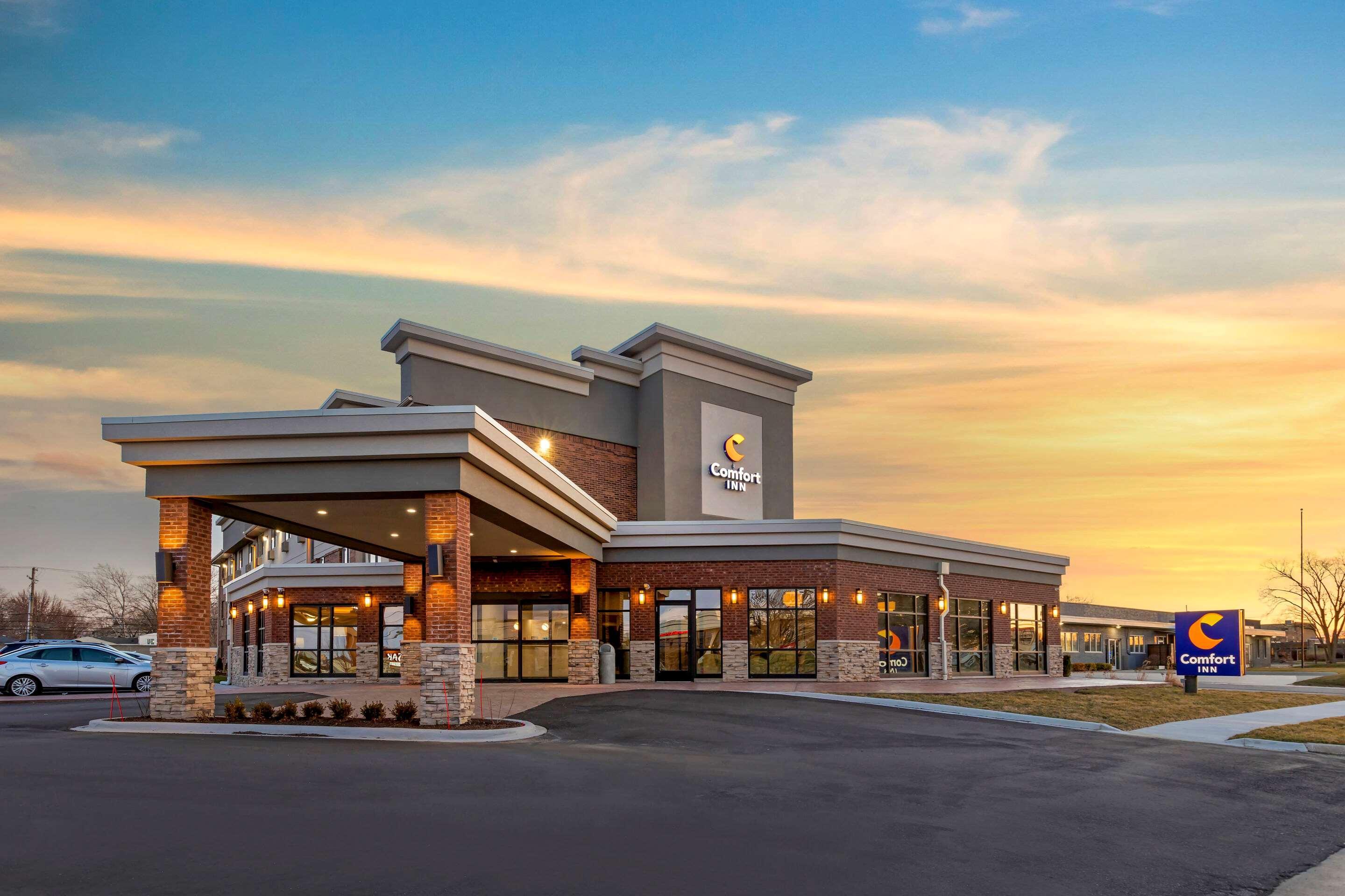 Comfort Inn Detroit - Troy Clawson Экстерьер фото