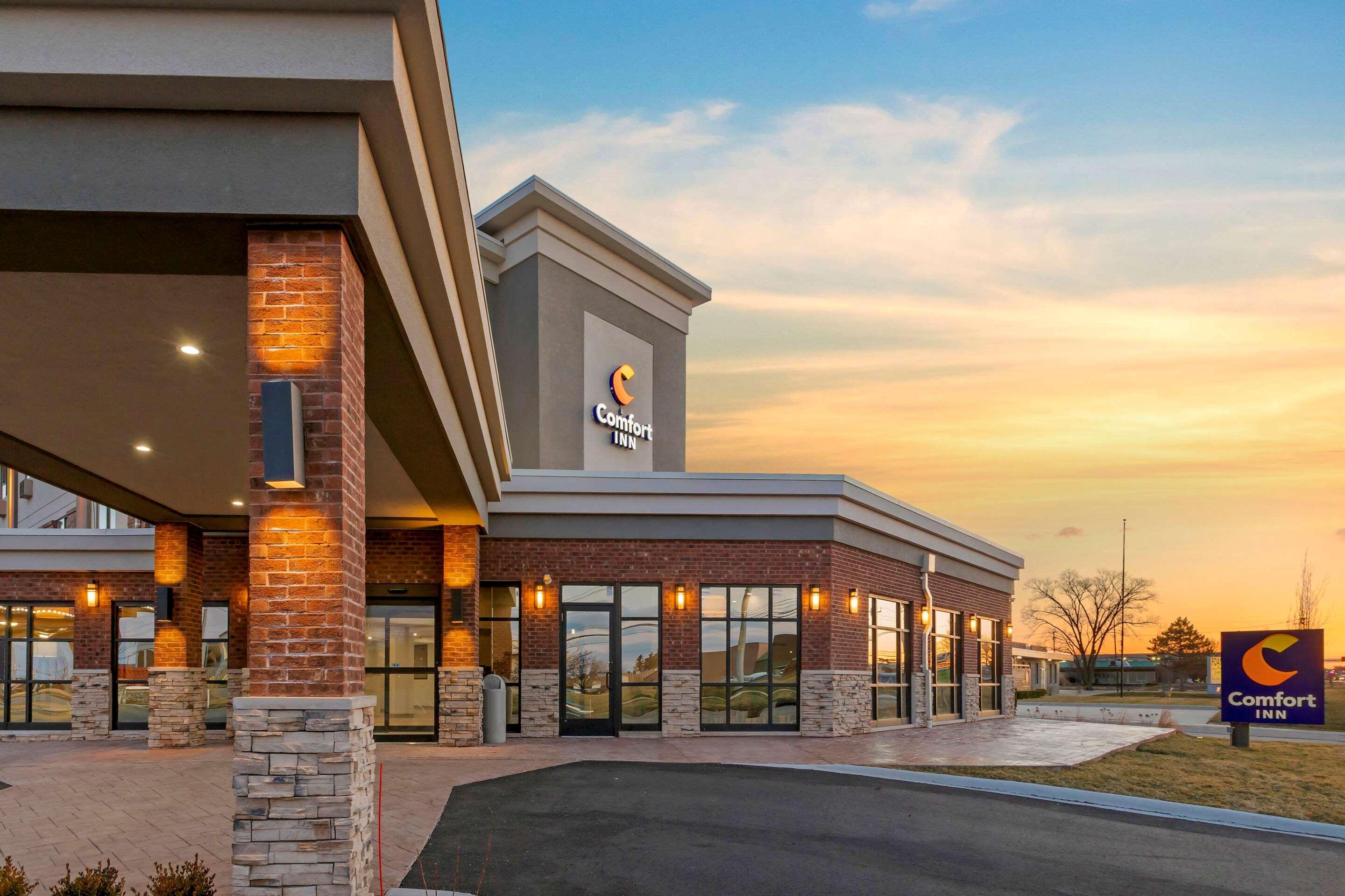 Comfort Inn Detroit - Troy Clawson Экстерьер фото