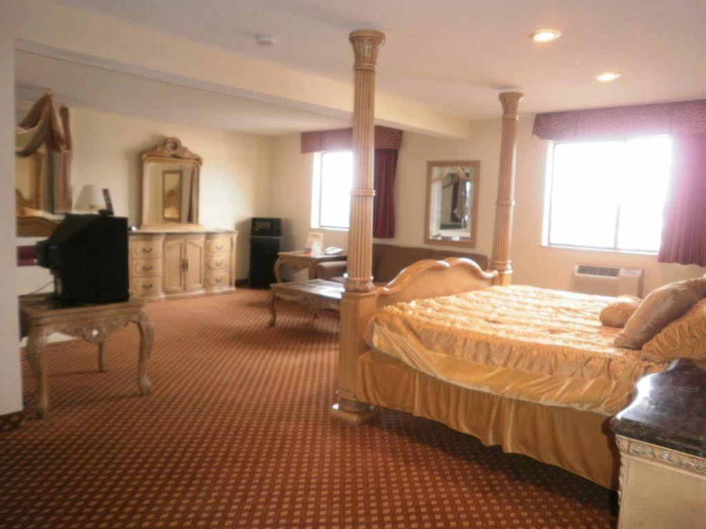 Comfort Inn Detroit - Troy Clawson Экстерьер фото